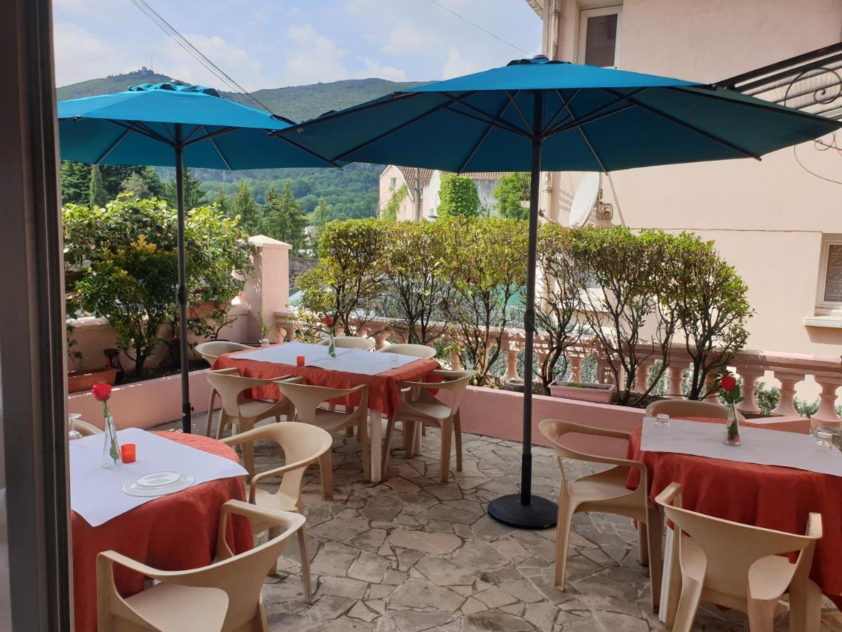 Hotel - Restaurant - Bar Saint Avit L Hotel Des Tchoumjeu Lourdes Ngoại thất bức ảnh